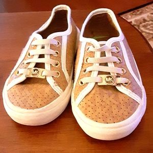 Michael Kors tan cream logo print stretch lace sneakers gold MK logo size 9 EUC…